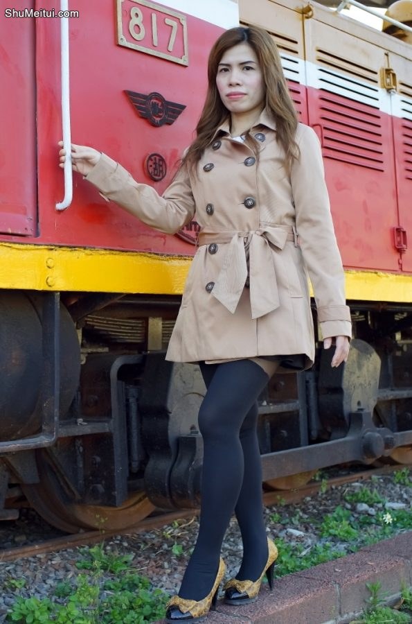 王翠嫂穿的厚丝袜到大腿根处又变了一个颜色[第5张/共12张]