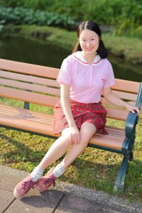 Elin姐穿粉嫩少女装