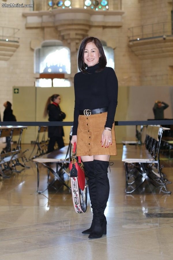 腿穿长靴在国外旅游的人妻珍升姐[第2张/共5张]