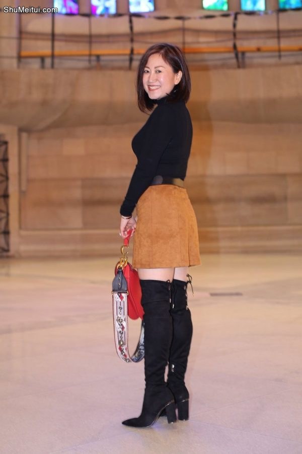 腿穿长靴在国外旅游的人妻珍升姐[第1张/共5张]
