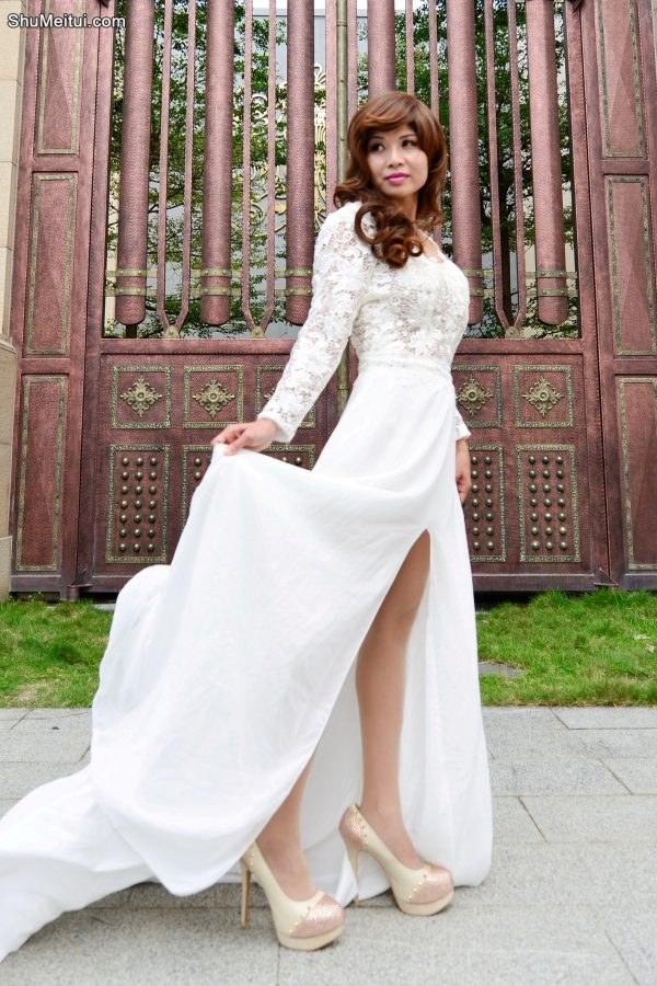 翠嫂撩动白裙故意露出长腿让你欣赏[第6张/共10张]