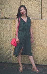 堂堂姐在购物中心拍照换了两套衣服