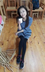 林芳芳运动鞋裤袜细腿