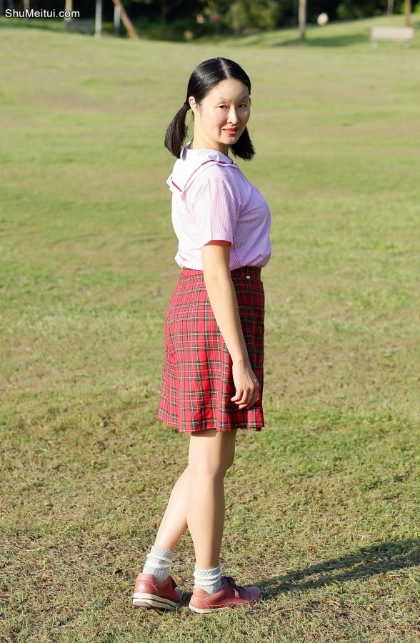 Elin姐穿粉嫩少女装[第3张/共17张]