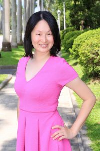 Elin姐穿紫色短裙在大学校园里清新拍照片