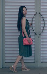 堂堂姐在购物中心拍照换了两套衣服