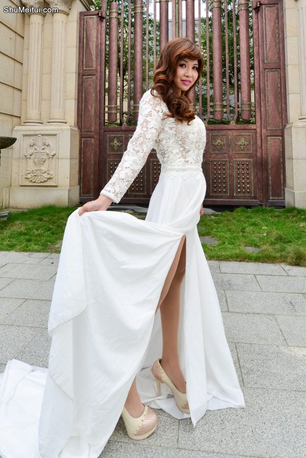 翠嫂撩动白裙故意露出长腿让你欣赏[第9张/共10张]