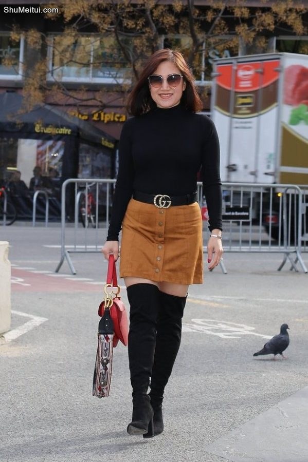 腿穿长靴在国外旅游的人妻珍升姐[第4张/共5张]