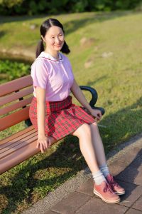 Elin姐穿粉嫩少女装