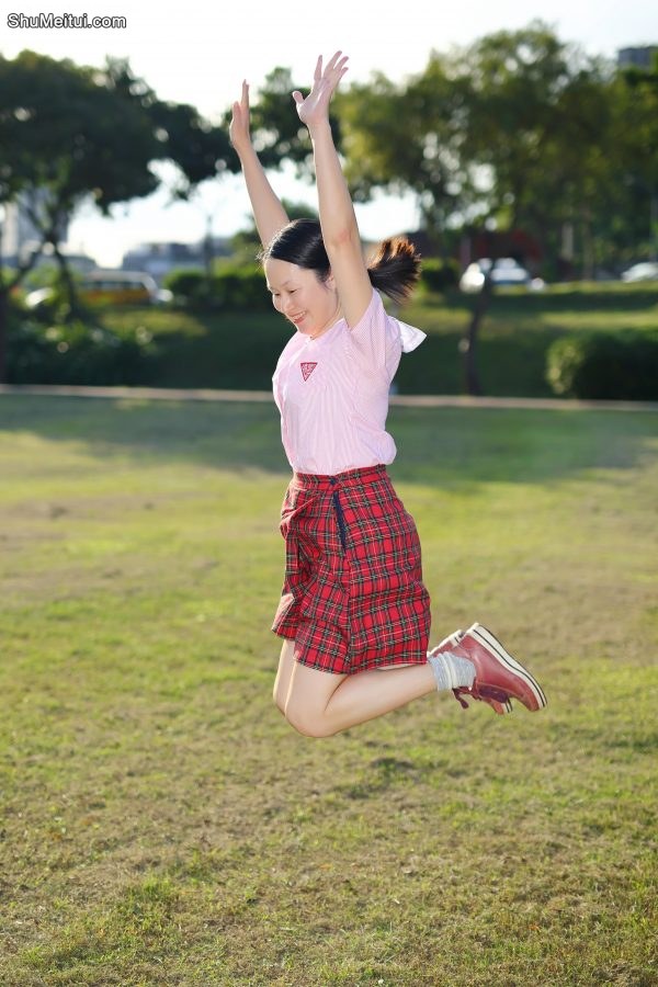 Elin姐穿粉嫩少女装[第7张/共17张]