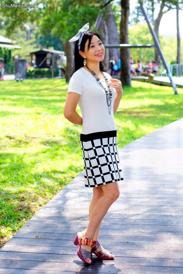 诗舞姐穿凉拖高跟露红趾甲油[第2张/共12张]