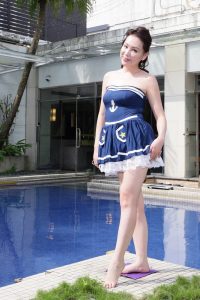 群妇生日会——豪宅院内姐姐们的美腿合照