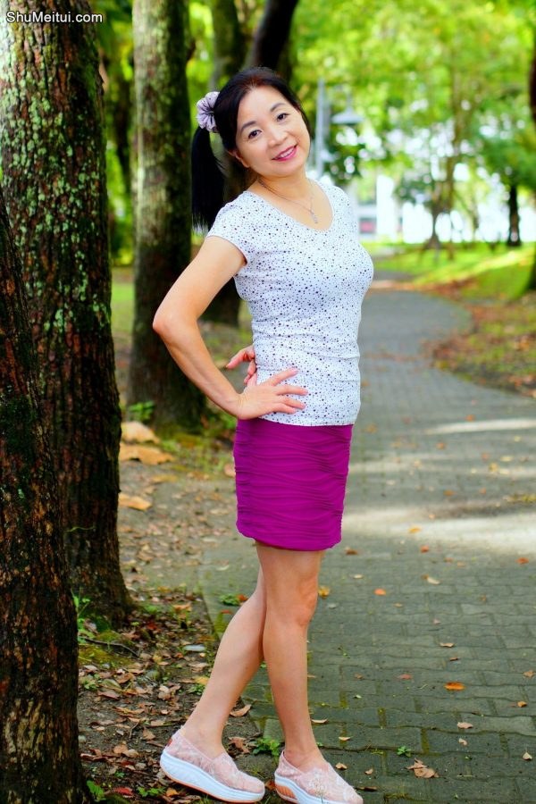 诗舞姐大学校园内展现迷人风采[第11张/共17张]