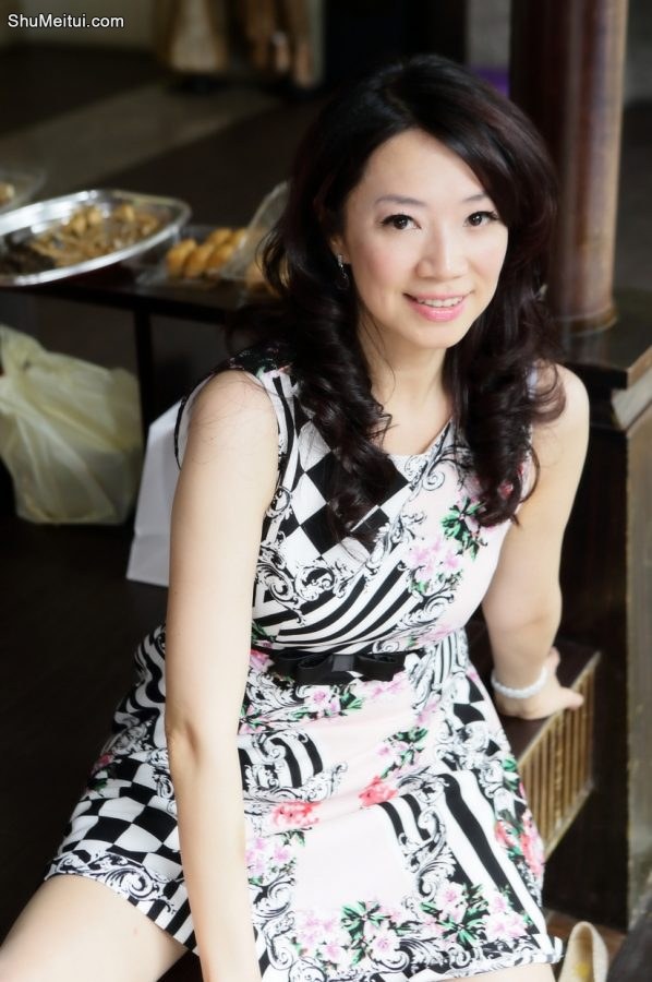 群妇生日会——高挑气质姐姐花裙肉丝袜[第2张/共6张]