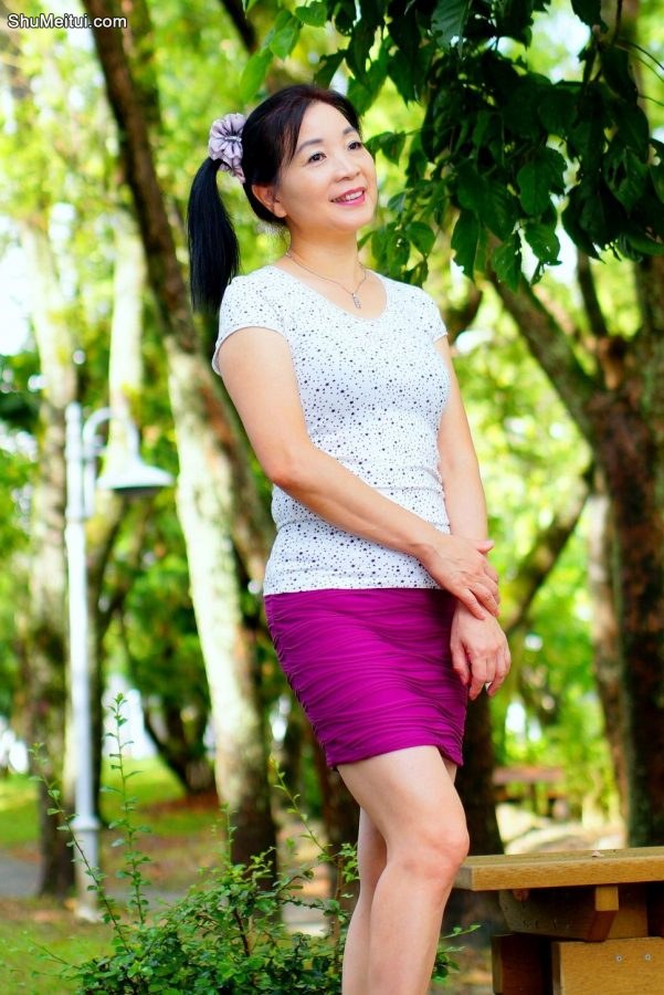 诗舞姐大学校园内展现迷人风采[第12张/共17张]