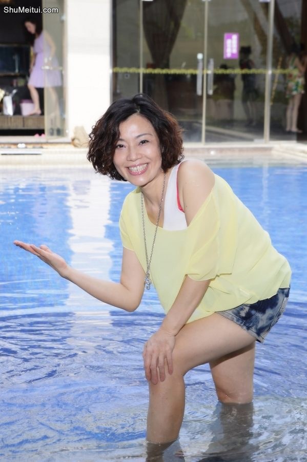 群妇生日会——短发气质姐姐的长腿[第4张/共5张]