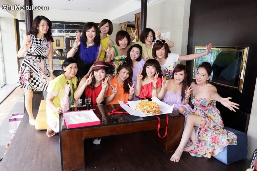 群妇生日会——合照结尾[第4张/共8张]