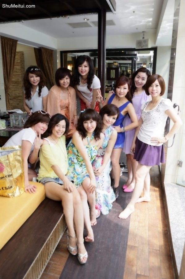 群妇生日会——合照结尾[第2张/共8张]