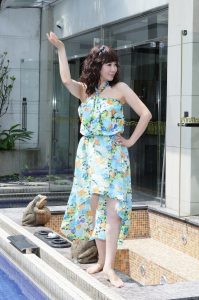 群妇生日会——几个姐姐的美腿秀选谁