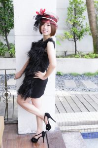 群妇生日会——泳池边美腿合照