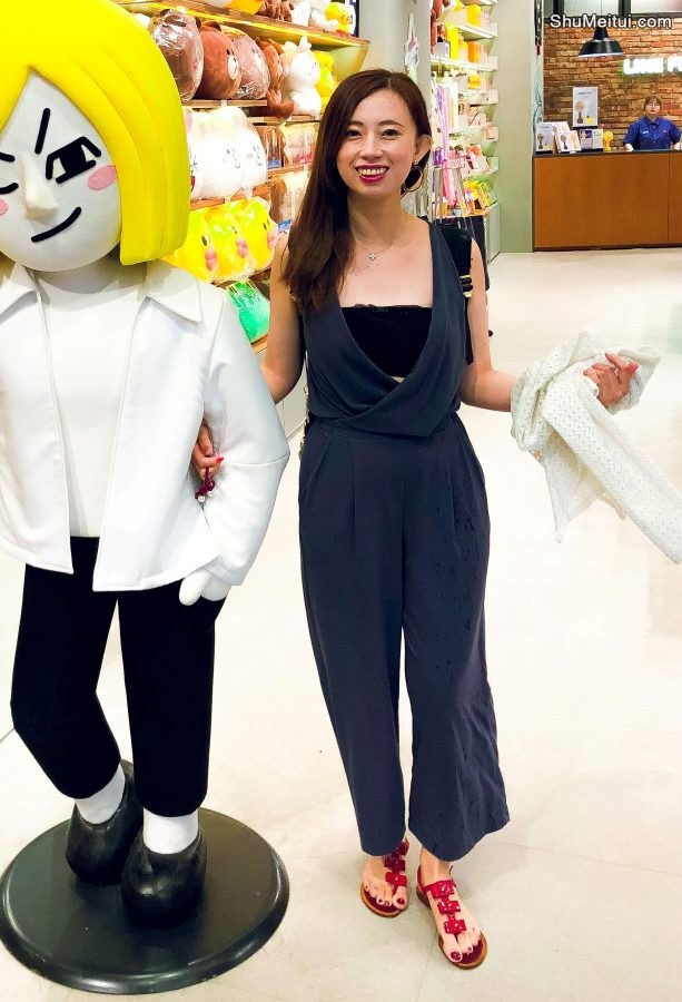 堂堂乘地铁外出玉足穿上红色凉鞋[第3张/共5张]