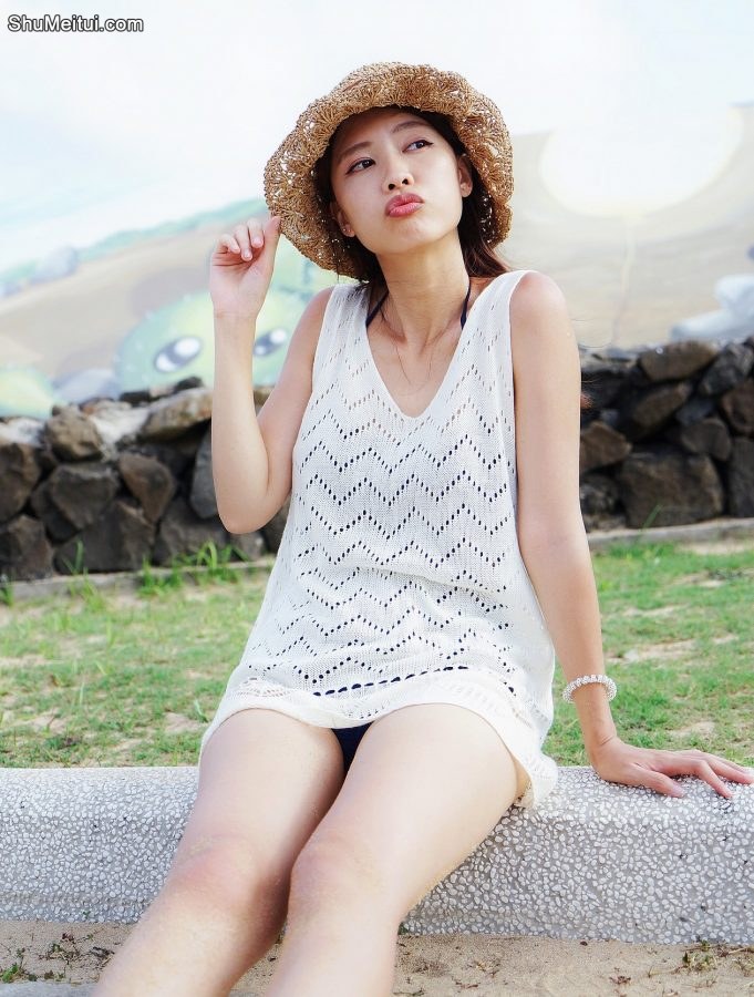 CC姐海边旅行时大腿照 准备去海滩了[第7张/共22张]