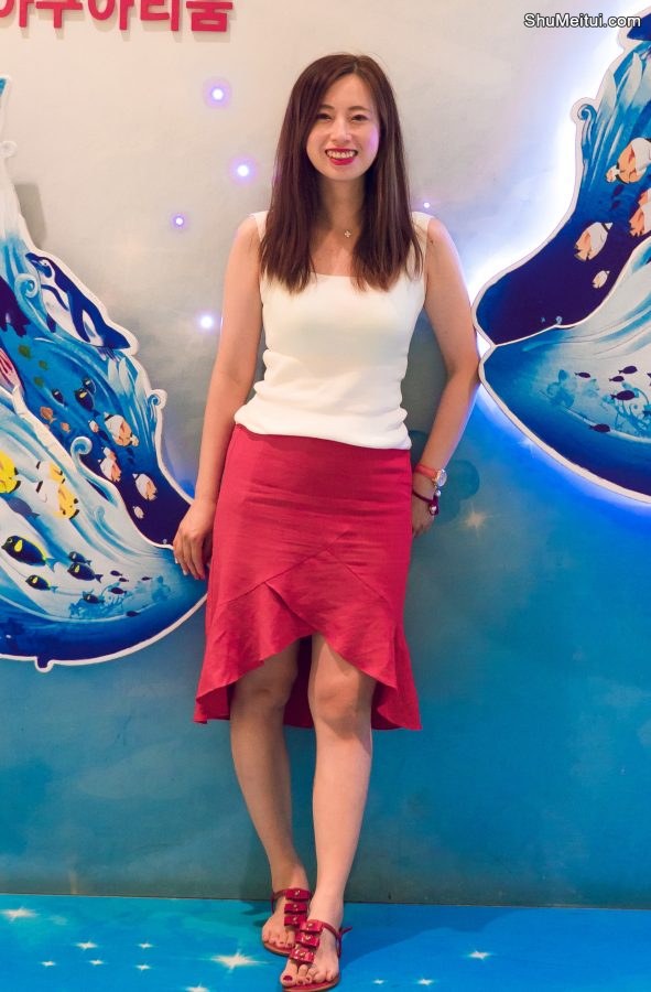 堂堂在韩国旅行时的照片身穿红裙红裙气质迷人[第9张/共11张]