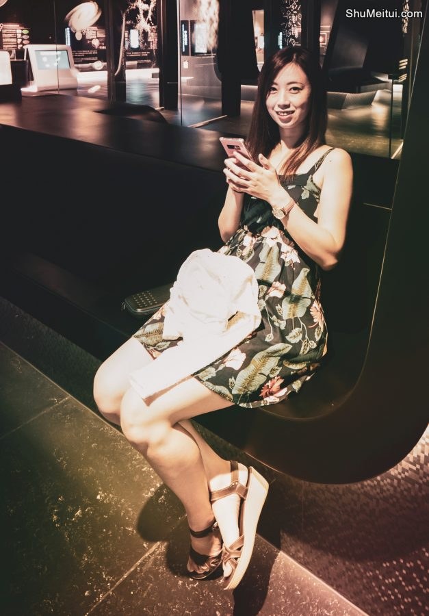 自信美丽的堂堂姐花裙美腿春意盎然[第12张/共12张]