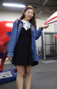 李鸽鸽在阳光照射下质感的肉色丝袜