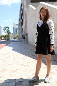 李鸽鸽在阳光照射下质感的肉色丝袜