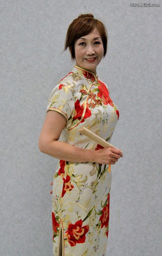 旗袍俱乐部培训班开课-穿了两套旗袍的成熟阿姨[第2张/共7张]