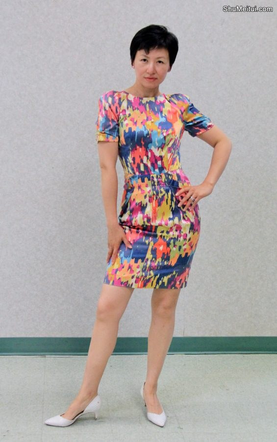 旗袍俱乐部培训班开课-一名身材不错穿尖头高跟鞋的短发熟姐[第4张/共4张]