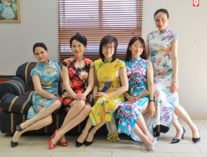 熟女旗袍俱乐部培训班开课大合影部分