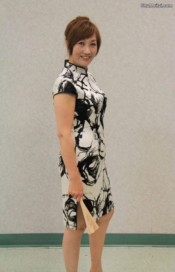 旗袍俱乐部培训班开课-穿了两套旗袍的成熟阿姨[第6张/共7张]