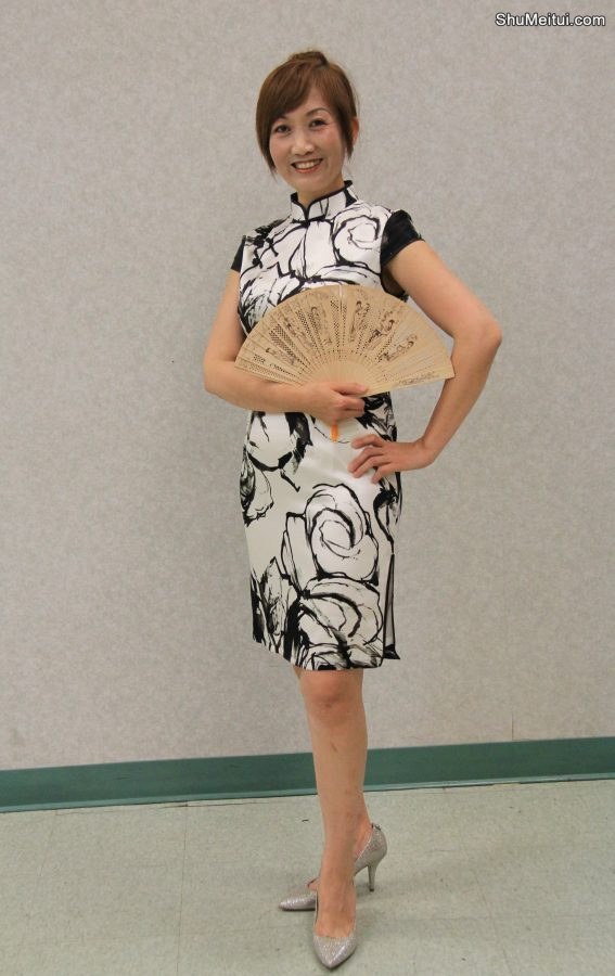 旗袍俱乐部培训班开课-穿了两套旗袍的成熟阿姨[第5张/共7张]