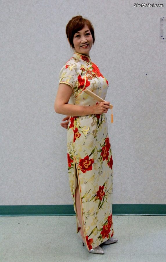 旗袍俱乐部培训班开课-穿了两套旗袍的成熟阿姨[第3张/共7张]