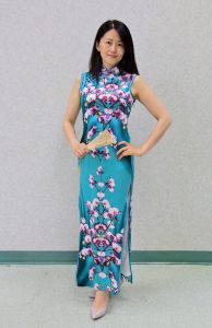 旗袍俱乐部培训班开课-大气的姐姐穿蓝色旗袍