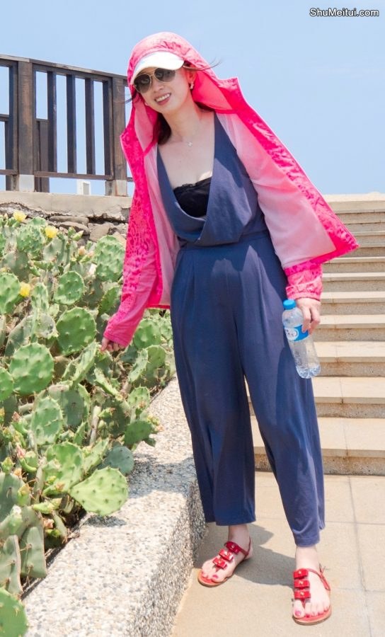 堂堂白皙的玉足穿了好看的红色凉鞋[第2张/共11张]