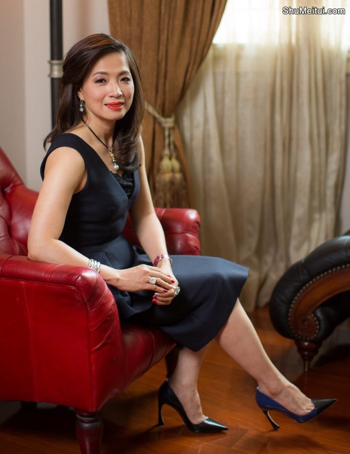 波浪发气质女老板尖头高跟瘦脚背[第2张/共5张]