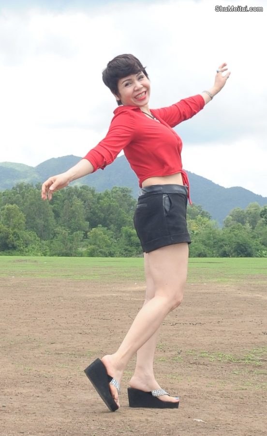 短发阿姨在外拍成熟的白腿[第10张/共12张]