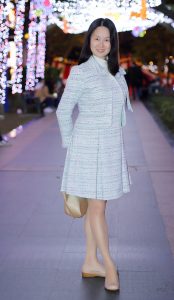 Elin姐腿穿肉色丝袜夜晚拍照