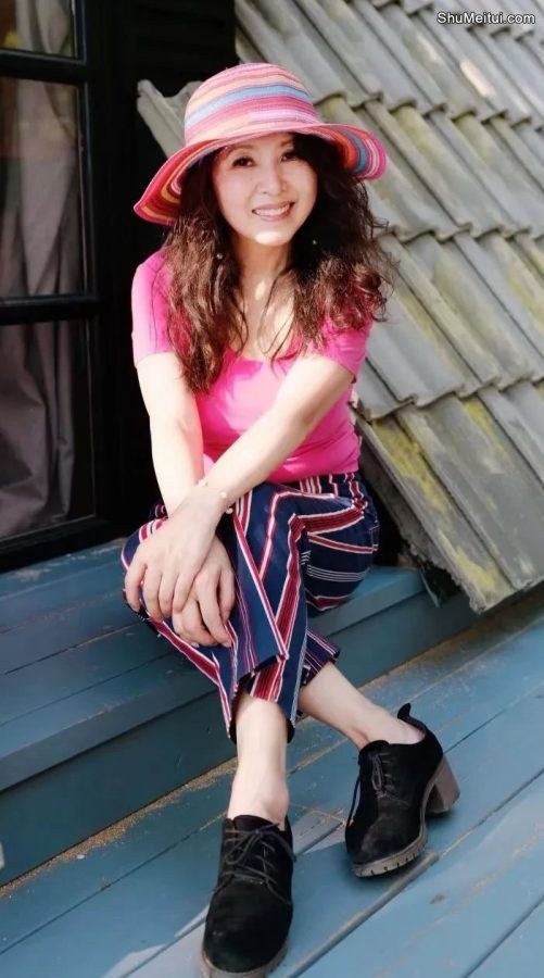 一位上围丰满的成熟大姐[第2张/共4张]