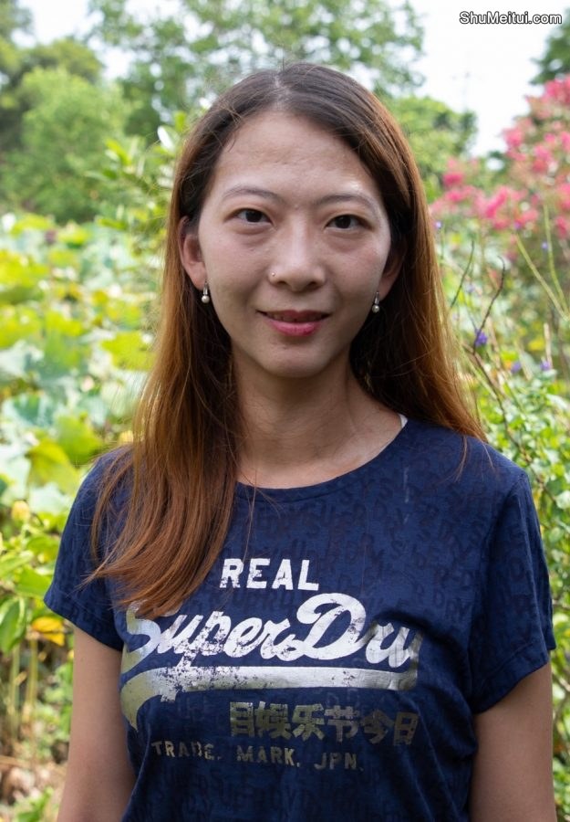 美姐李鸽鸽穿牛仔裤旅游美照[第2张/共6张]