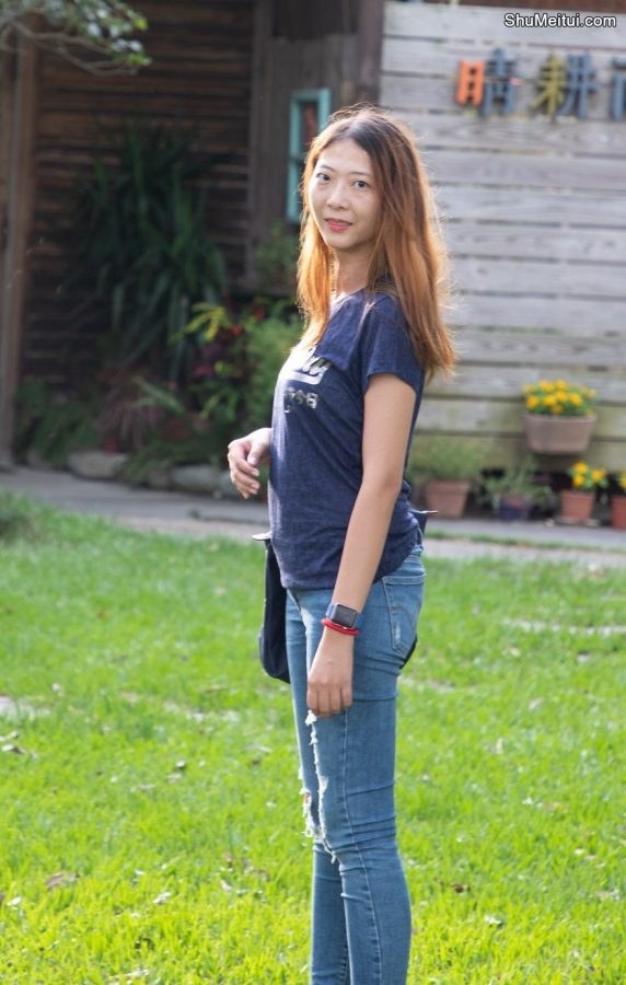 美姐李鸽鸽穿牛仔裤旅游美照[第5张/共6张]