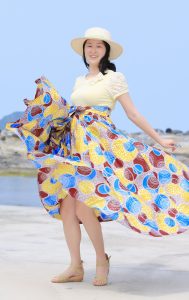 上围丰满的Elin姐上衣紧身拍照