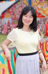 上围丰满的Elin姐上衣紧身拍照