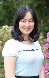 上围丰满的Elin姐上衣紧身拍照