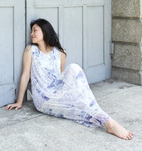 爱拍照的轻熟美姐美足白皙