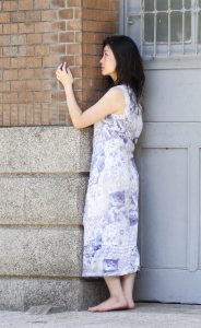 爱拍照的轻熟美姐美足白皙