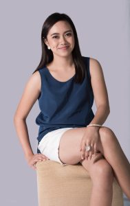 长直发风情美姐秀风韵大腿